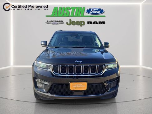 Certified 2023 Jeep Grand Cherokee Laredo AWD/4WD image 8
