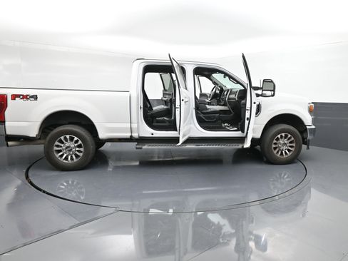 Used 2020 Ford F250 Lariat w/ Lariat Value Package image 37