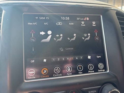 Used 2018 Jeep Grand Cherokee Overland image 12