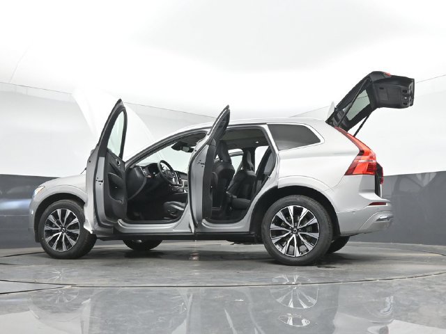 Used 2023 Volvo XC60 B5 Plus w/ Climate Package AWD/4WD image 54