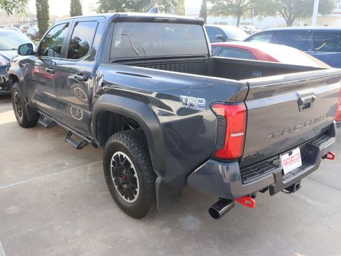 Used 2024 Toyota Tacoma TRD Off-Road image 5