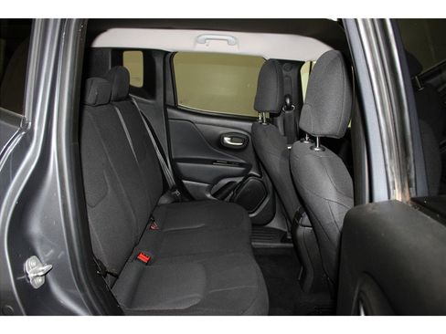 Used 2023 Jeep Renegade Latitude image 21