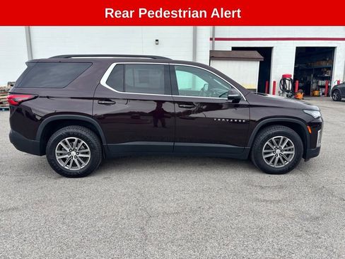 Used 2023 Chevrolet Traverse LT w/ Rear Camera Mirror Package AWD/4WD image 8