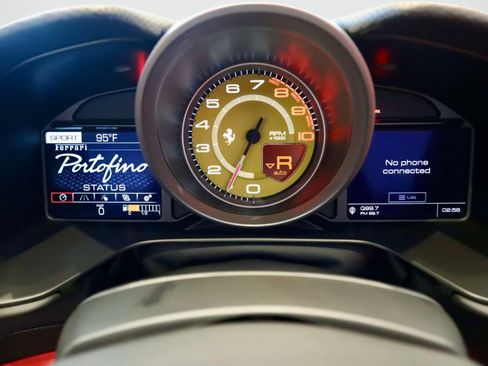 Certified 2019 Ferrari Portofino RWD image 37