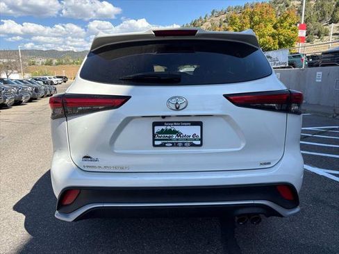 Certified 2021 Toyota Highlander XSE FWD image 7