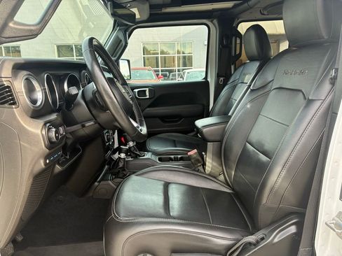 Used 2023 Jeep Wrangler Unlimited Sahara w/ Cold Weather Group AWD/4WD image 13