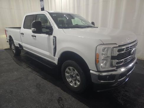 Used 2023 Ford F250 XLT w/ FX4 Off-Road Package image 3
