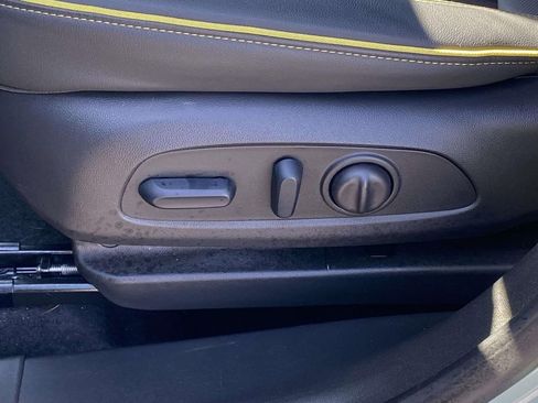 Used 2025 Chevrolet TrailBlazer ACTIV w/ Driver Confidence Package image 13