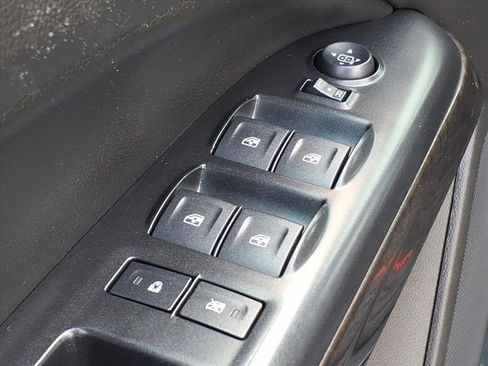 Used 2015 GMC Canyon SLT w/ Driver Alert Package image 14