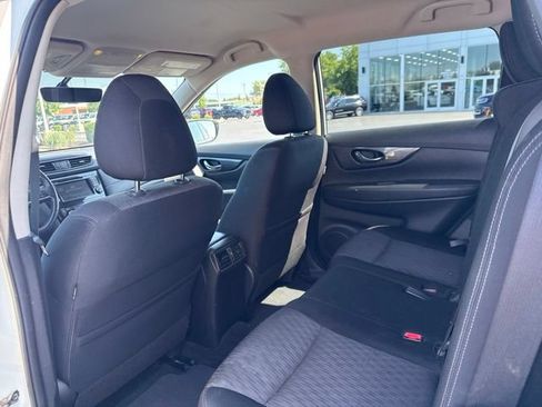 Used 2018 Nissan Rogue SV AWD/4WD image 26