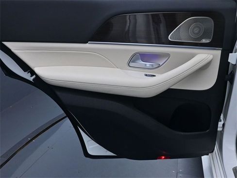 Used 2024 Mercedes-Benz GLE 350 4MATIC image 25