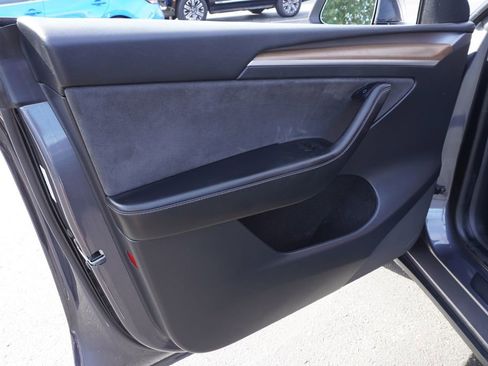 Used 2023 Tesla Model Y Long Range image 14