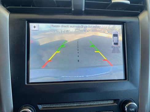 Used 2017 Ford Fusion SE w/ Fusion SE Technology Package image 19