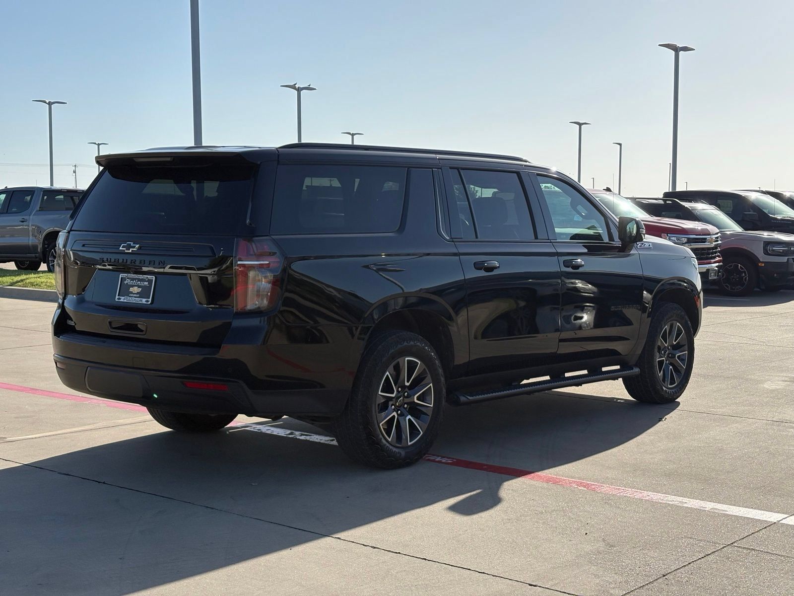 Certified 2024 Chevrolet Suburban Z71 w/ Luxury Package AWD/4WD image 7