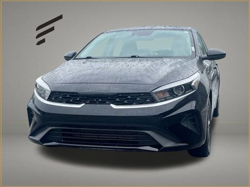 Used 2022 Kia Forte LXS FWD image 1