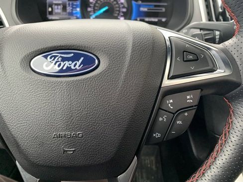 Used 2022 Ford Edge ST-Line w/ Class II Trailer Tow Package image 8