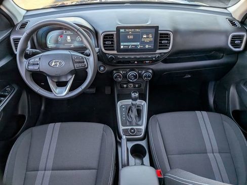 Used 2025 Hyundai Venue SEL image 29