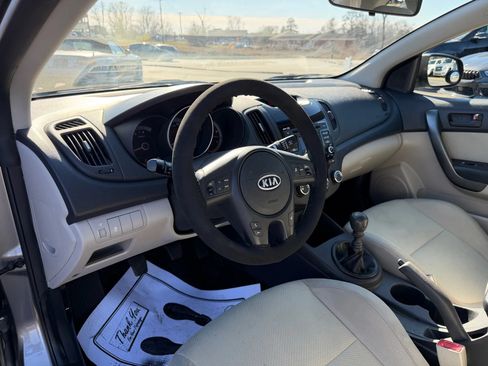 Used 2010 Kia Forte Koup EX FWD image 10
