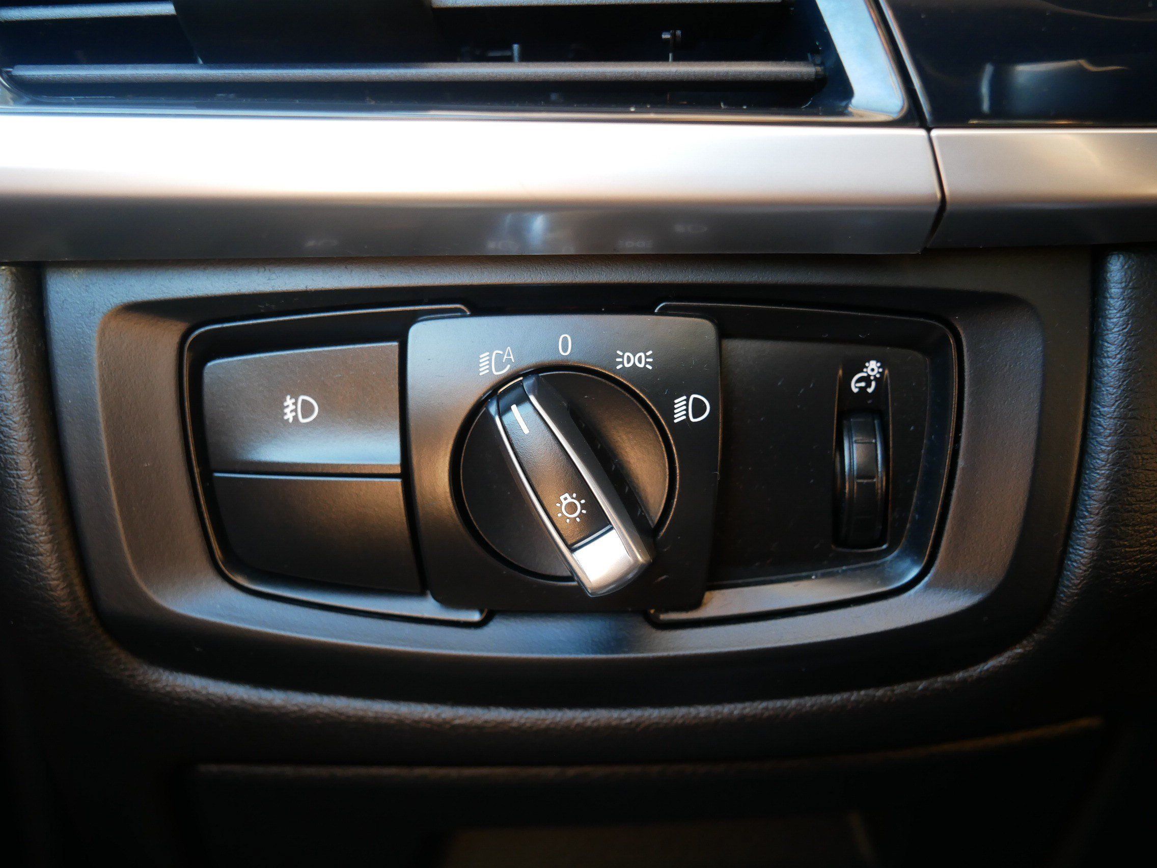 Used 2018 BMW X5 xDrive40e AWD/4WD image 26