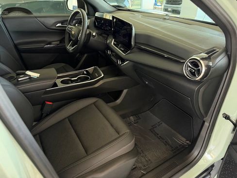 Used 2025 Chevrolet Equinox LT w/ Convenience Package II AWD/4WD image 16