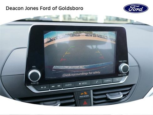 Used 2022 Nissan Altima 2.5 SV image 24