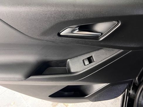 Used 2025 Chevrolet Equinox LT image 30