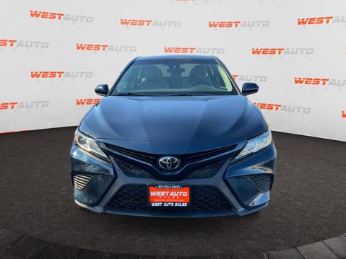 Used 2018 Toyota Camry LE image 8
