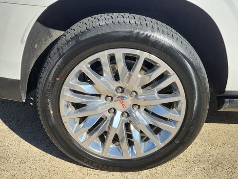 Used 2023 GMC Yukon XL Denali image 34