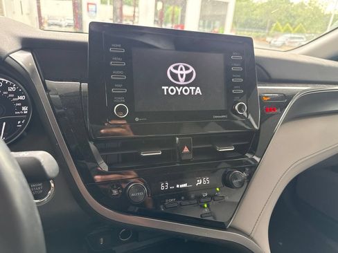 Used 2023 Toyota Camry SE w/ Cold Weather Package AWD/4WD image 9
