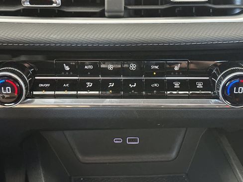 Used 2026 Chevrolet Equinox LT w/ Convenience Package II AWD/4WD image 23