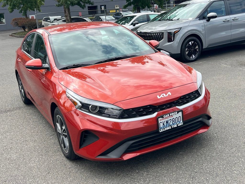 Certified 2023 Kia Forte LXS w/ LXS Technology Package FWD image 3