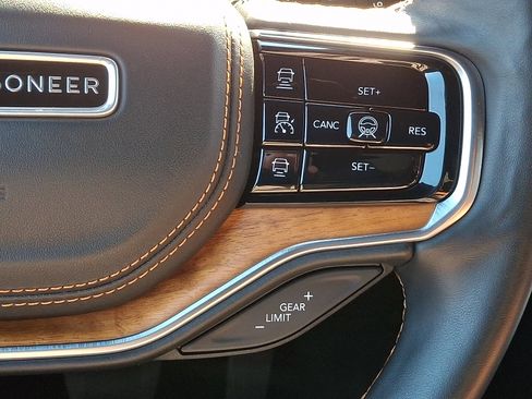 Certified 2022 Jeep Grand Wagoneer Series III image 26