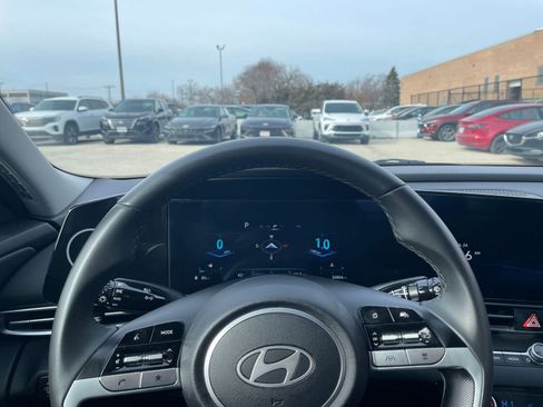 Used 2025 Hyundai Elantra SEL image 36