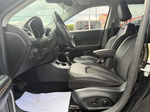 Used 2019 Jeep Compass Latitude w/ Popular Equipment Group AWD/4WD image 17