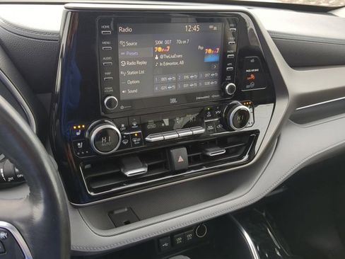 Used 2020 Toyota Highlander Limited image 12