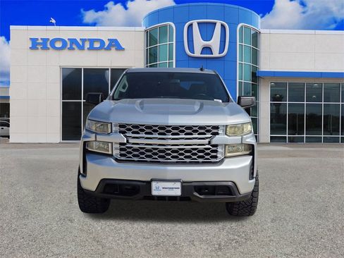 Used 2020 Chevrolet Silverado 1500 Custom w/ Custom Value Package image 8