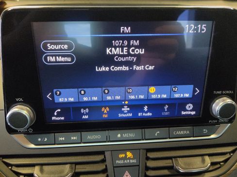Used 2023 Nissan Altima 2.5 SV FWD image 25