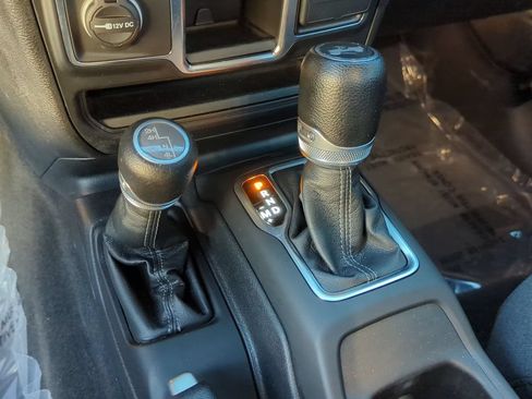Used 2024 Jeep Wrangler Sport AWD/4WD image 14
