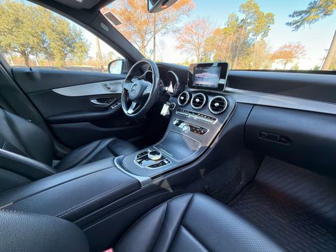 Certified 2018 Mercedes-Benz C 300 4MATIC Sedan image 19