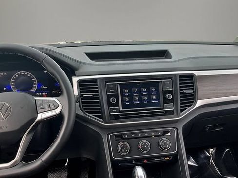 Used 2023 Volkswagen Atlas SE AWD/4WD image 9