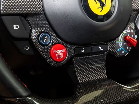 Used 2018 Ferrari GTC4Lusso AWD/4WD image 34