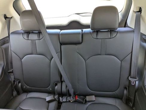 Certified 2025 Honda Pilot EX-L image 33