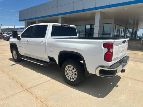 Used 2024 Chevrolet Silverado 2500 LT AWD/4WD image 30