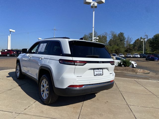 Used 2023 Jeep Grand Cherokee Limited AWD/4WD image 12