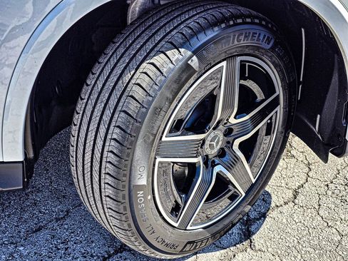 New 2026 Mercedes-Benz GLC 300 4MATIC image 9