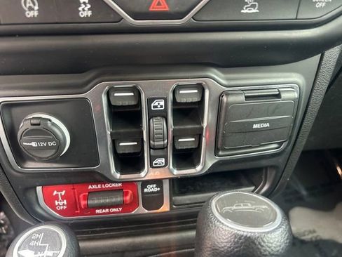 Used 2021 Jeep Gladiator Mojave w/ Trailer Tow Package AWD/4WD image 18