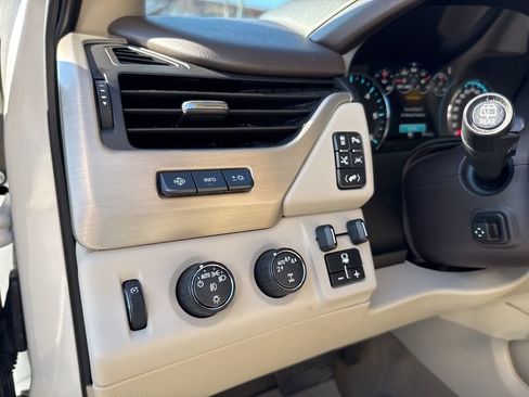 Used 2019 GMC Yukon XL Denali w/ Denali Ultimate Package image 16