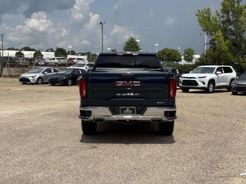 Used 2023 GMC Sierra 1500 SLT w/ SLT Premium Package AWD/4WD image 4