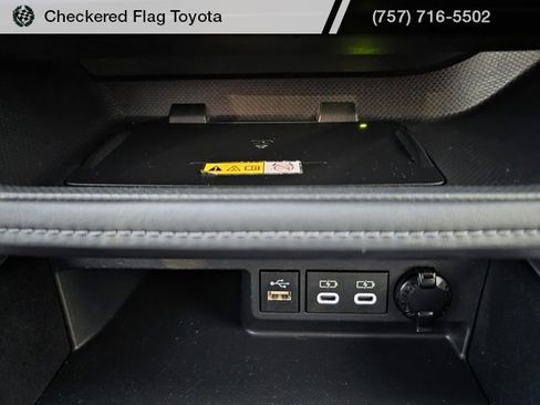 Used 2023 Toyota Highlander XLE image 36