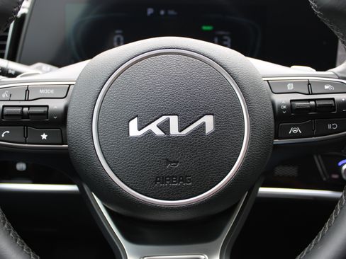 Used 2024 Kia Sportage EX w/ EX Premium Package image 18